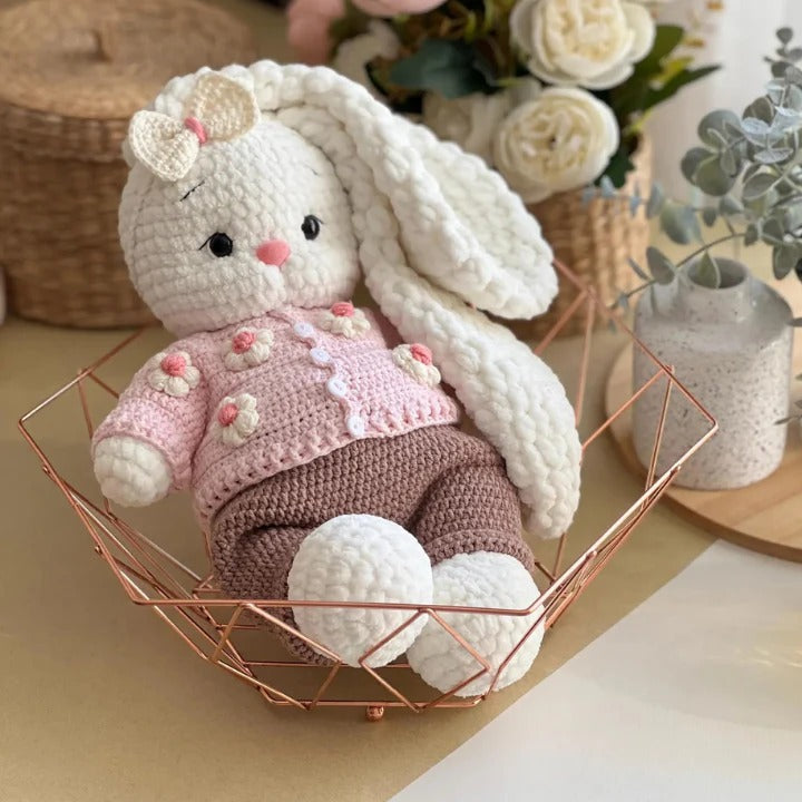 Crochet Bunny Bella + Outfit β 2 Patterns in 1