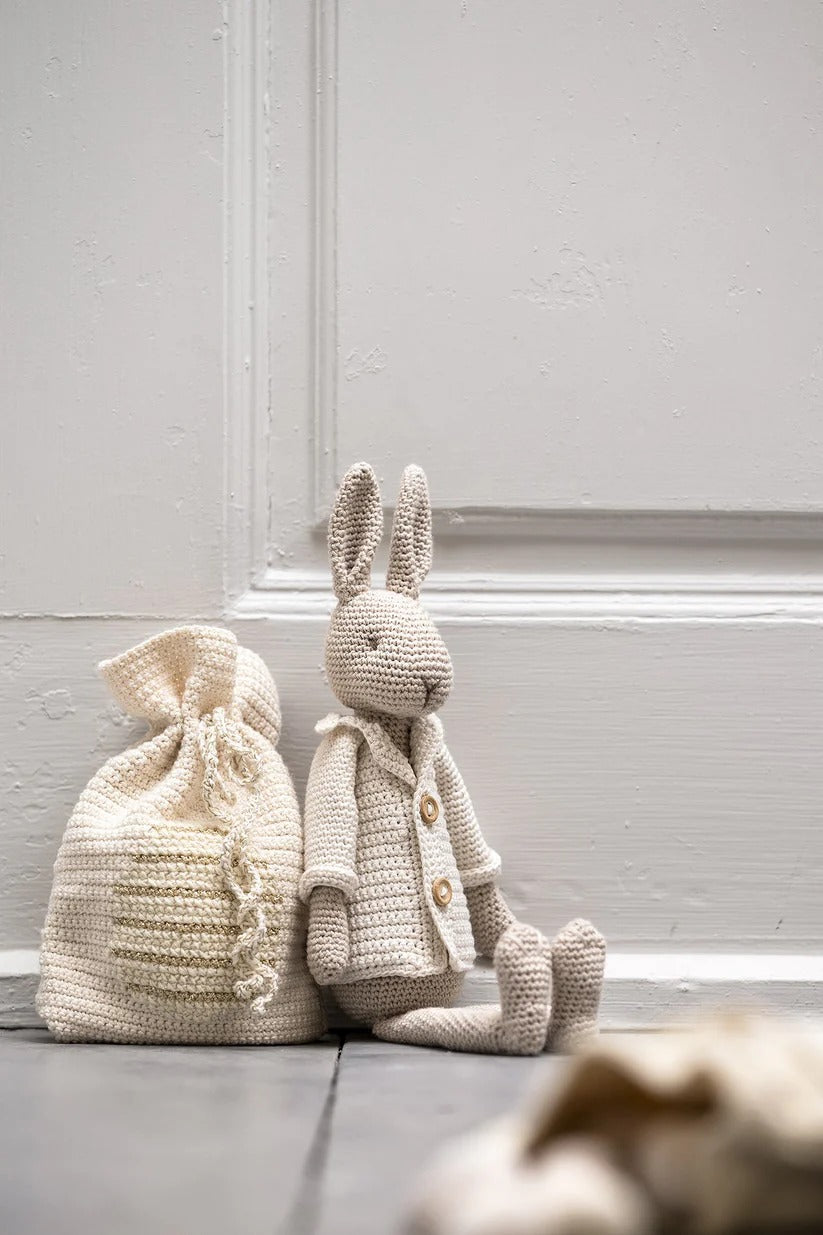 🐇 Elegant Bunny Couple