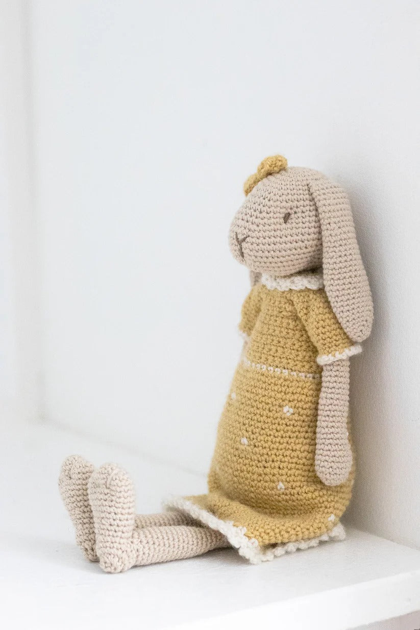 🐇 Elegant Bunny Couple