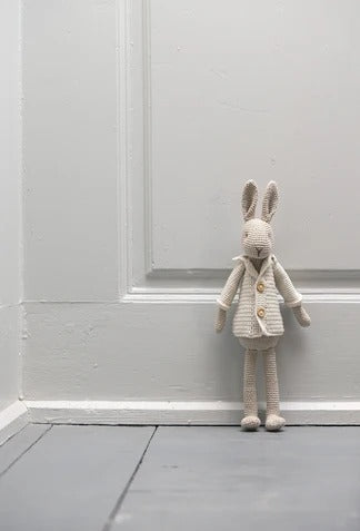 🐇 Elegant Bunny Couple