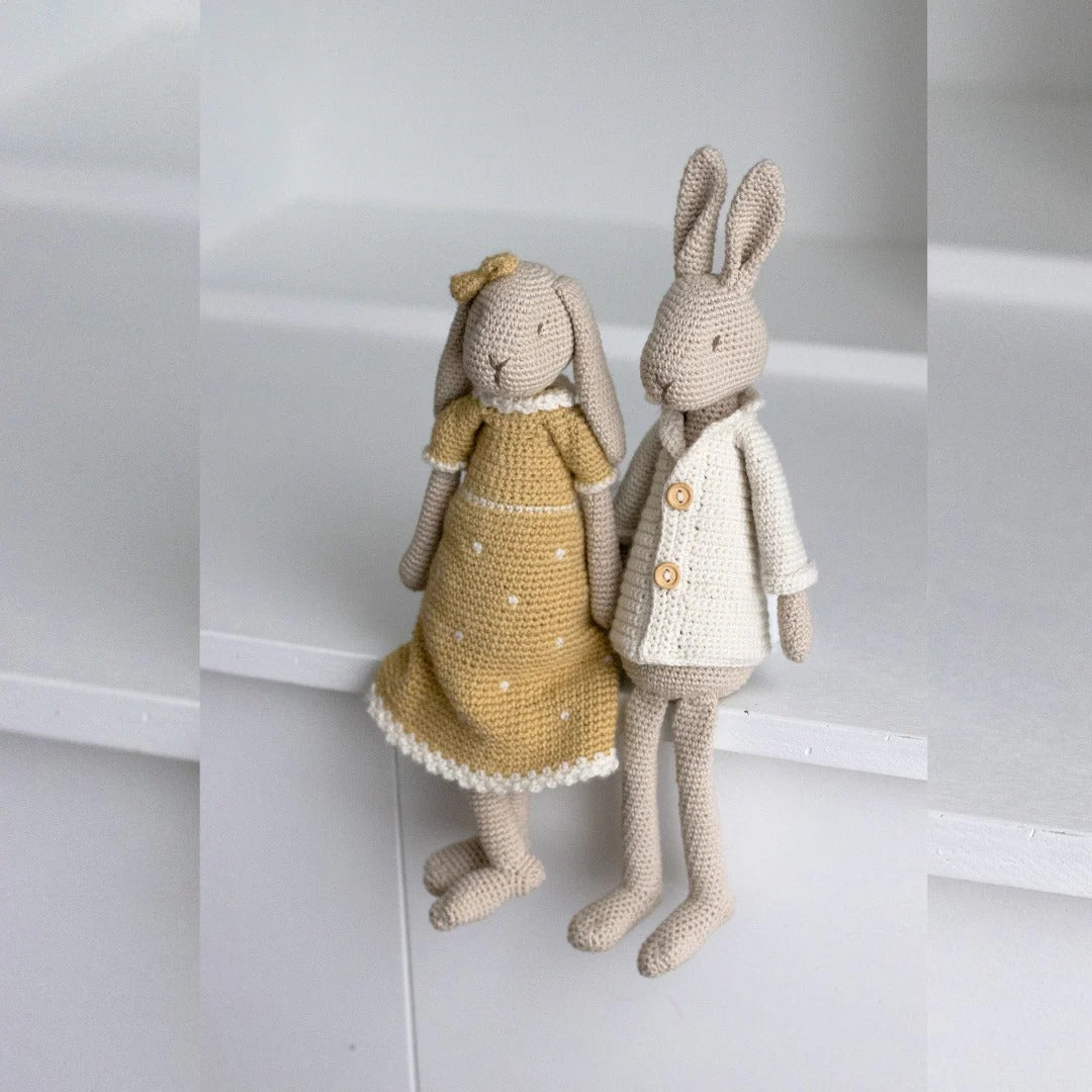 🐇 Elegant Bunny Couple