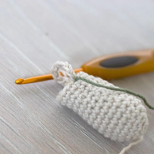 🐇 Elegant Bunny Couple